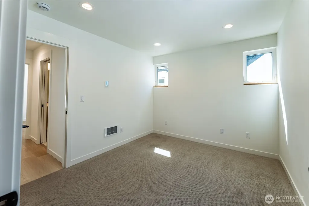 10350 Wallingford Avenue N Seattle WA 98133