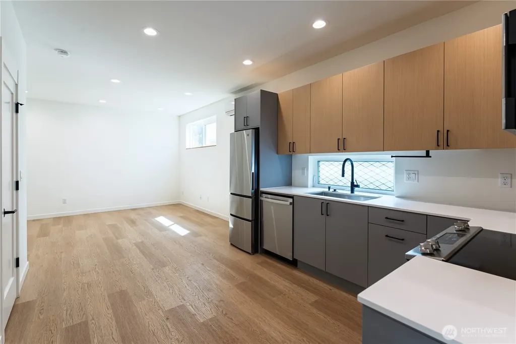 10350 Wallingford Avenue N Seattle WA 98133
