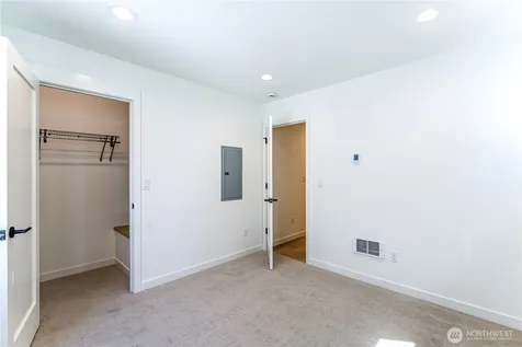 10350 Wallingford Avenue N Seattle WA 98133