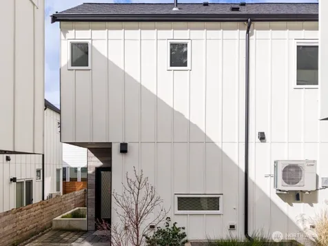 10350 Wallingford Avenue N Seattle WA 98133