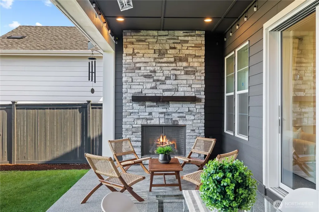 23380 SE Larch Street Black Diamond WA 98010
