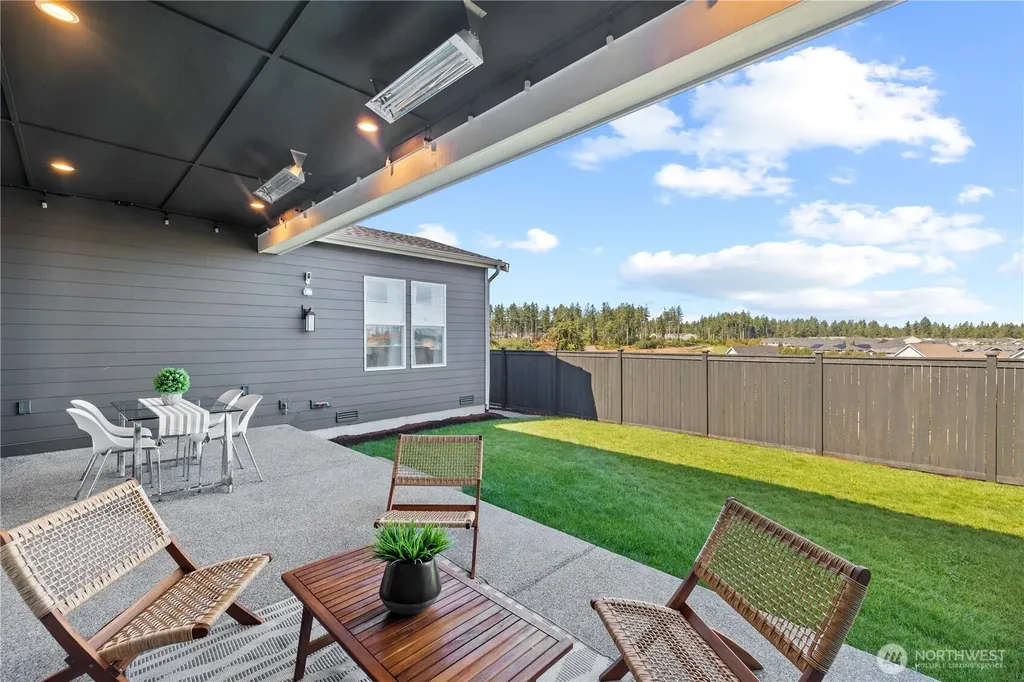 23380 SE Larch Street Black Diamond WA 98010