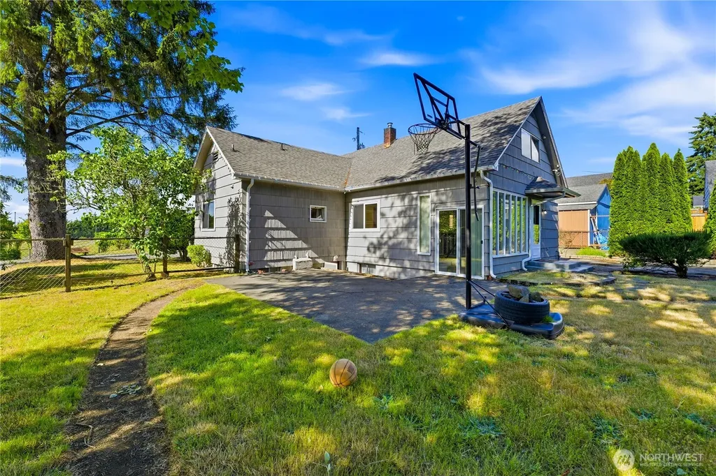 7412 S 8th Street Tacoma WA 98465