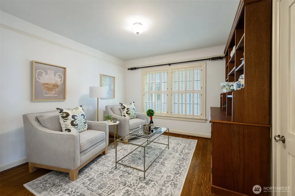 3824 48th Avenue NE Seattle WA 98105