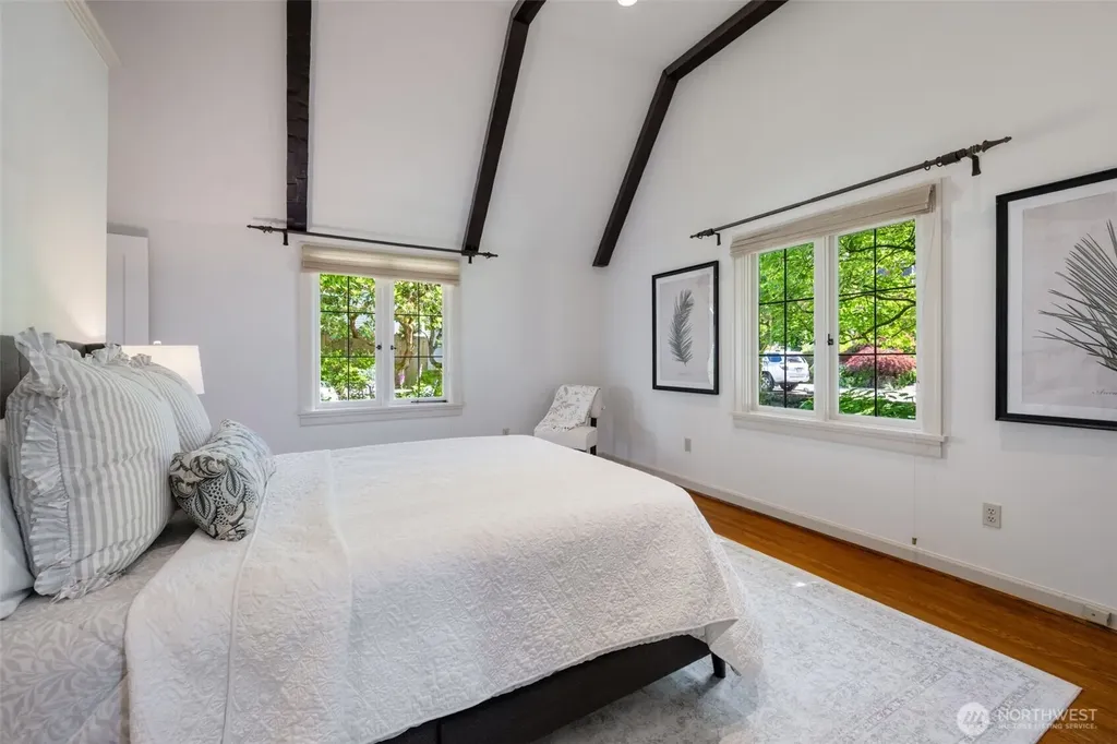 3824 48th Avenue NE Seattle WA 98105