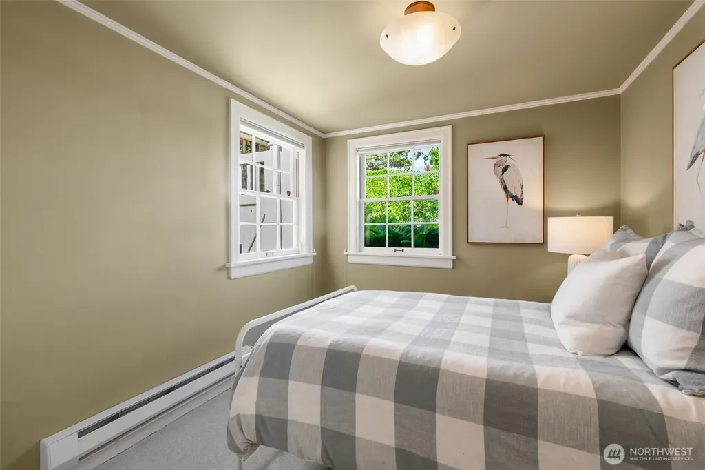 3824 48th Avenue NE Seattle WA 98105