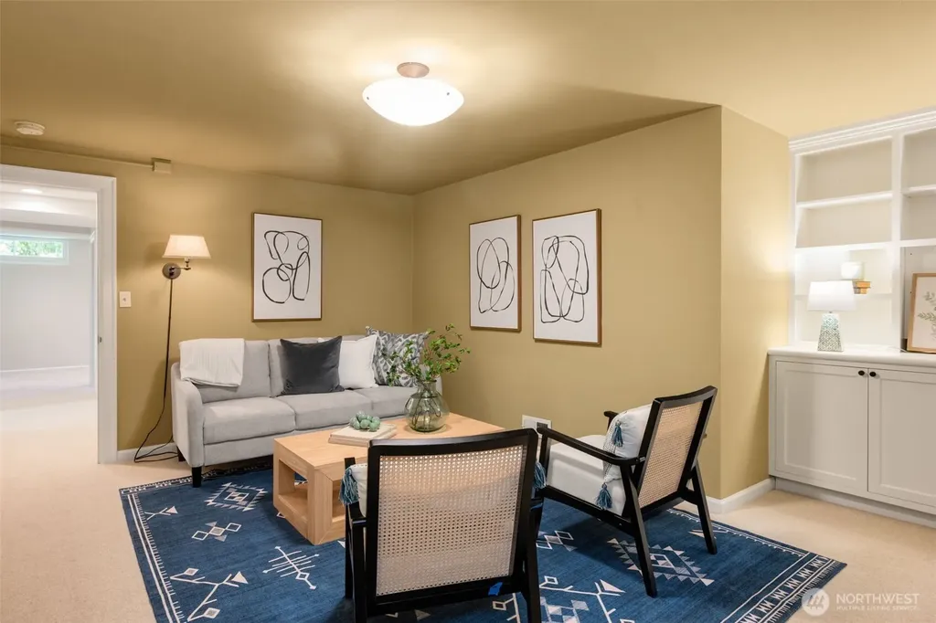 3824 48th Avenue NE Seattle WA 98105