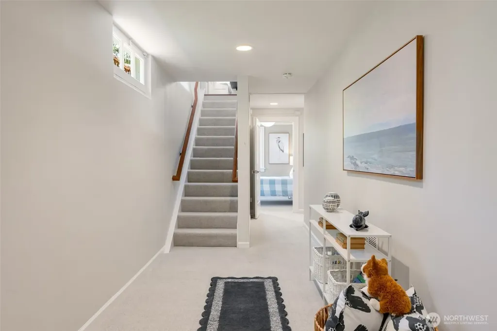 3824 48th Avenue NE Seattle WA 98105