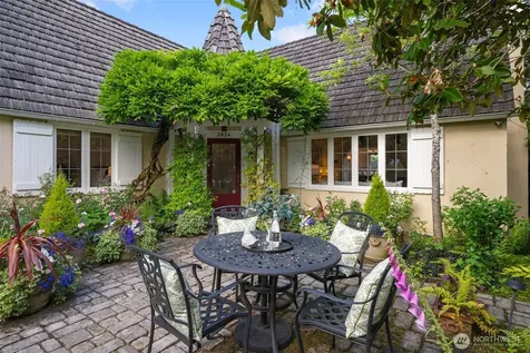 3824 48th Avenue NE Seattle WA 98105