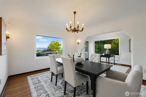 3824 48th Avenue NE Seattle WA 98105