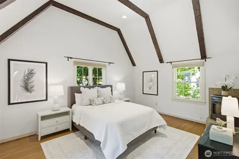 3824 48th Avenue NE Seattle WA 98105