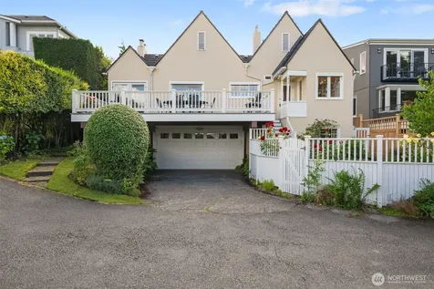 3824 48th Avenue NE Seattle WA 98105