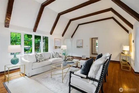 3824 48th Avenue NE Seattle WA 98105