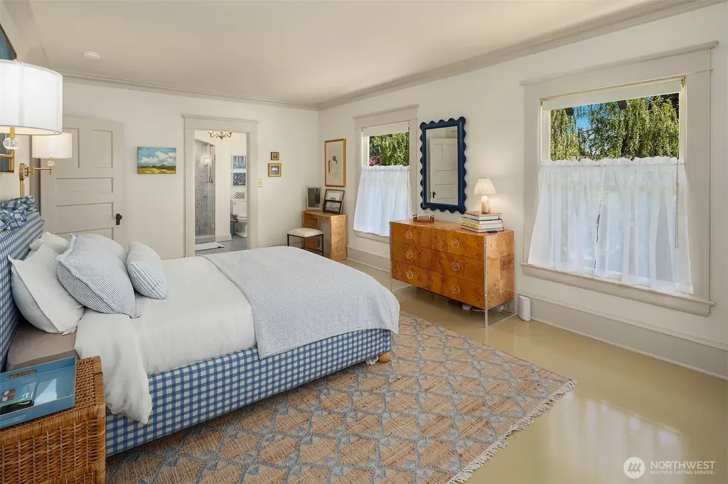 131 Madrona Place E Seattle WA 98112
