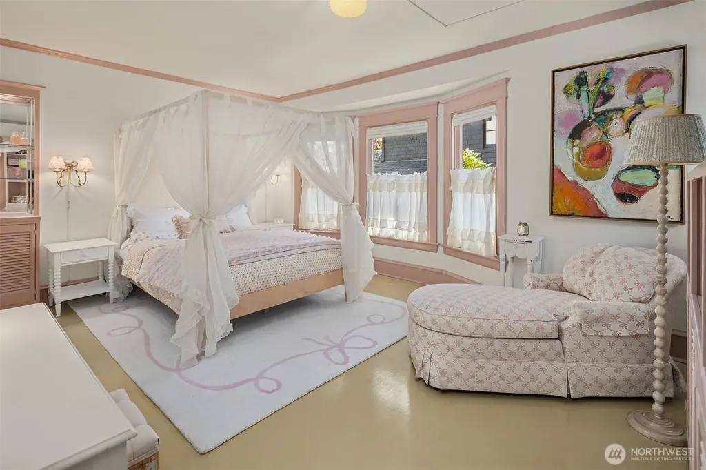 131 Madrona Place E Seattle WA 98112