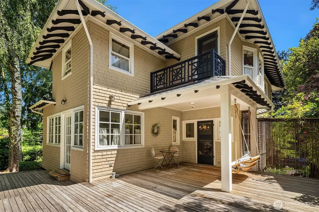 131 Madrona Place E Seattle WA 98112