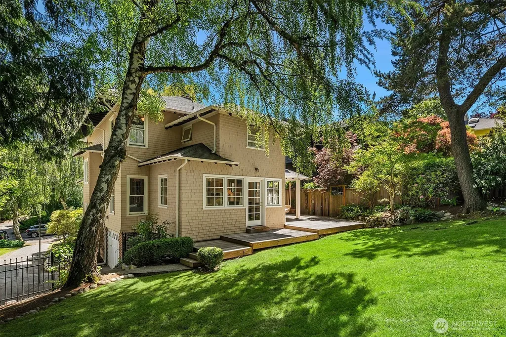 131 Madrona Place E Seattle WA 98112