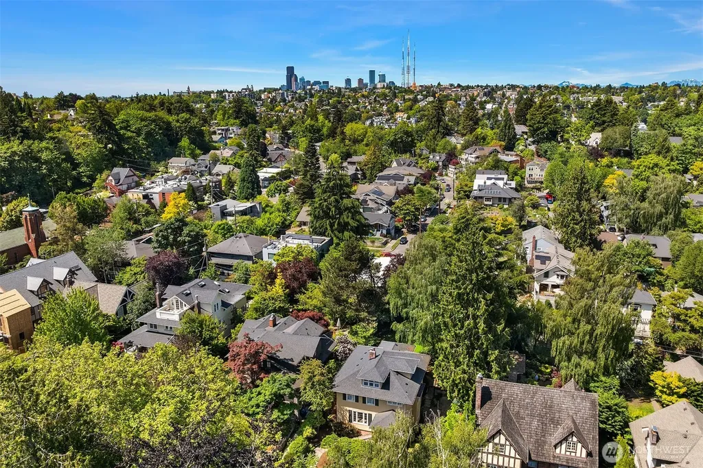 131 Madrona Place E Seattle WA 98112