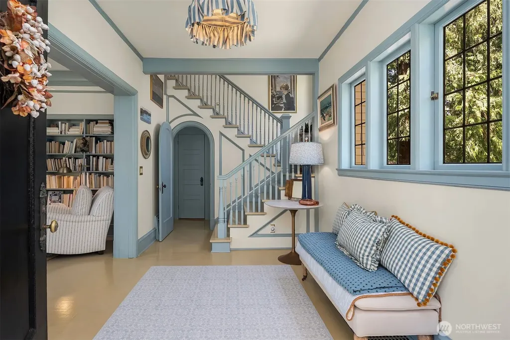 131 Madrona Place E Seattle WA 98112