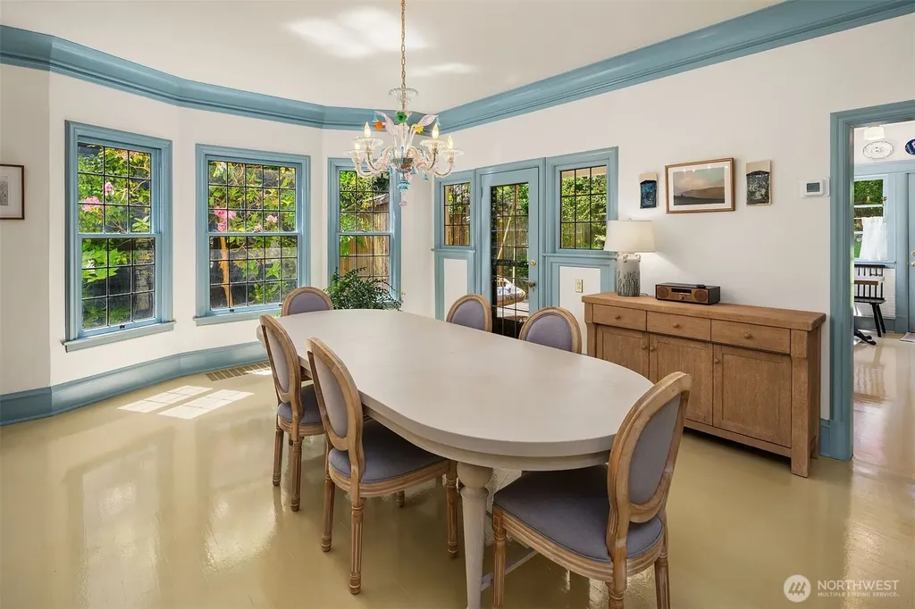 131 Madrona Place E Seattle WA 98112