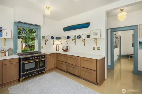 131 Madrona Place E Seattle WA 98112