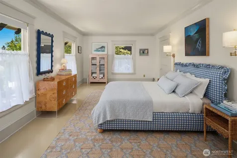 131 Madrona Place E Seattle WA 98112