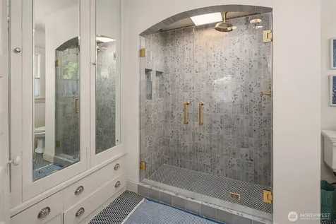 131 Madrona Place E Seattle WA 98112