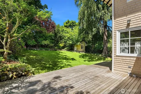 131 Madrona Place E Seattle WA 98112