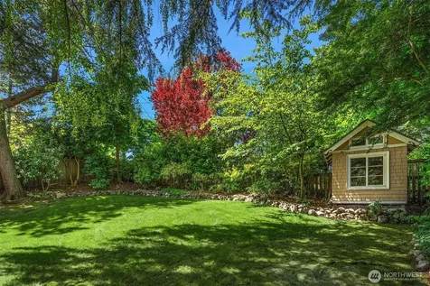 131 Madrona Place E Seattle WA 98112