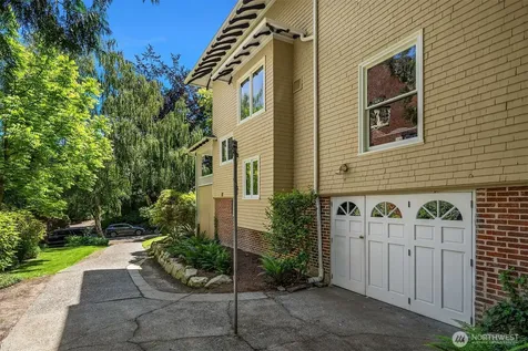 131 Madrona Place E Seattle WA 98112
