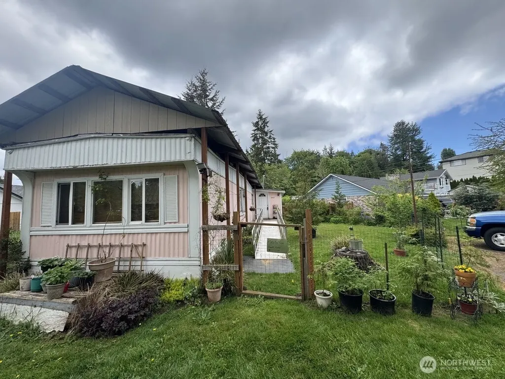 4563 SE Foss Road Port Orchard WA 98366