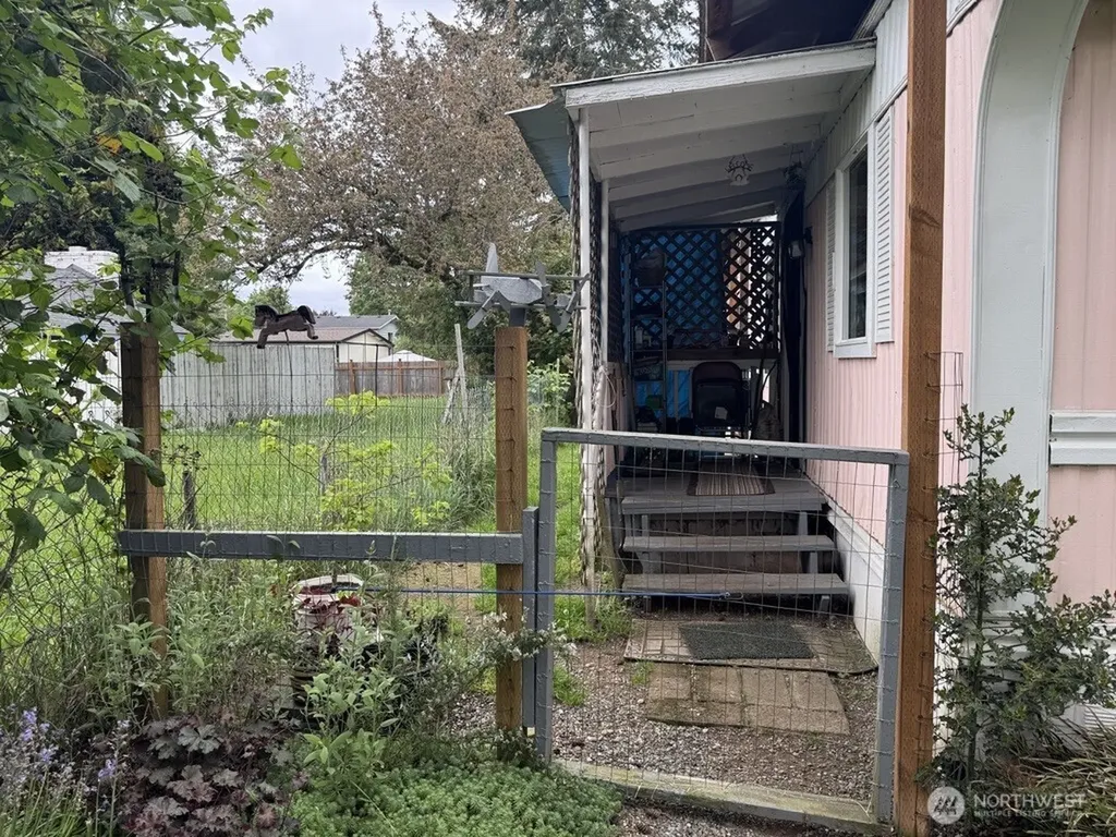 4563 SE Foss Road Port Orchard WA 98366
