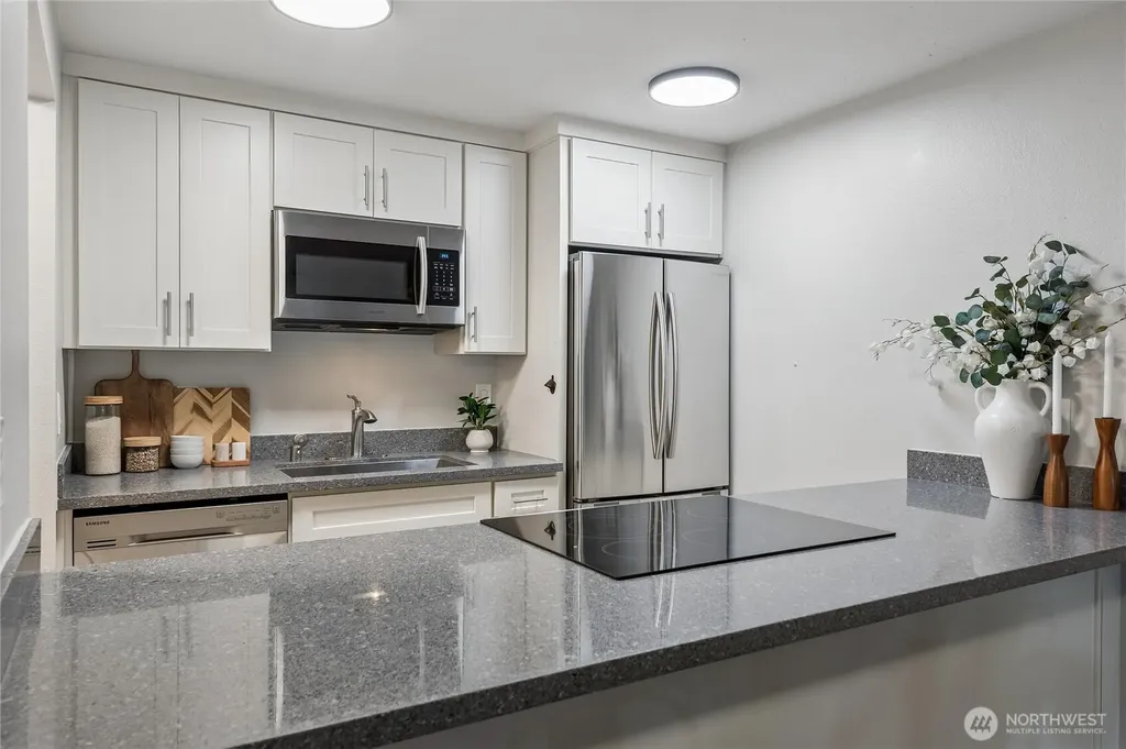 3661 24th Place W Seattle WA 98199