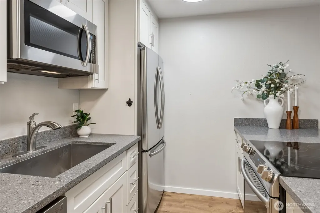 3661 24th Place W Seattle WA 98199
