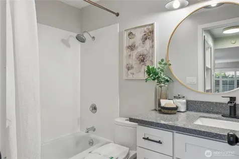 3661 24th Place W Seattle WA 98199