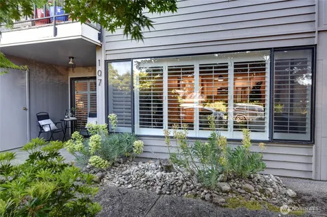 3661 24th Place W Seattle WA 98199