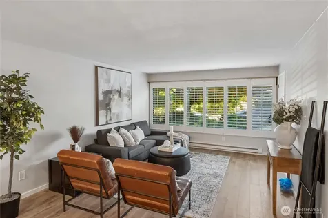 3661 24th Place W Seattle WA 98199