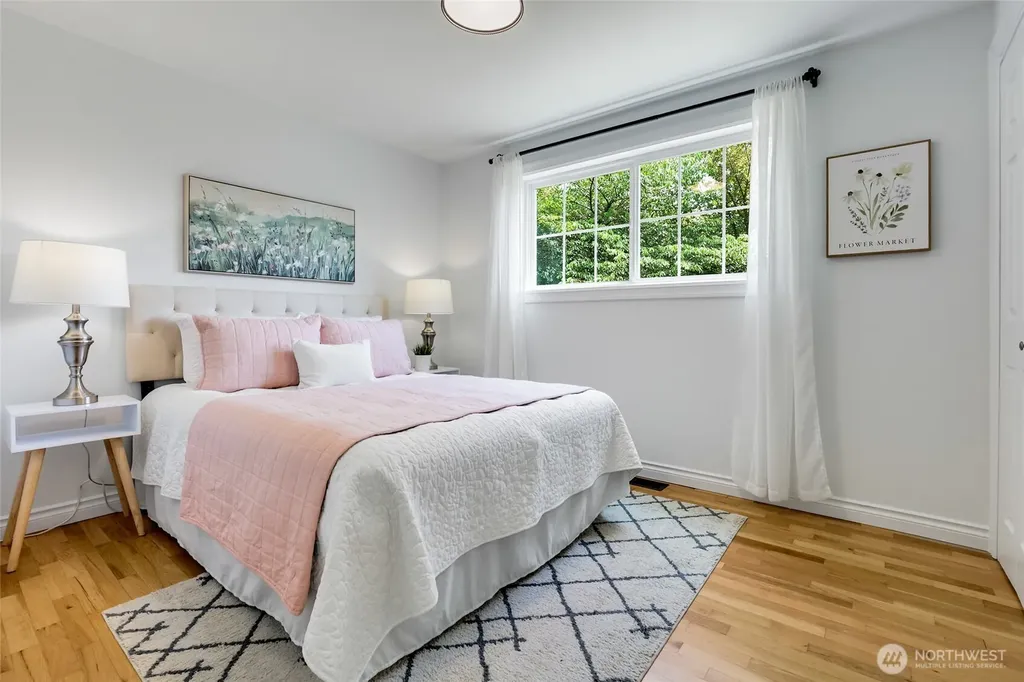 11516 Meridian Avenue N Seattle WA 98133