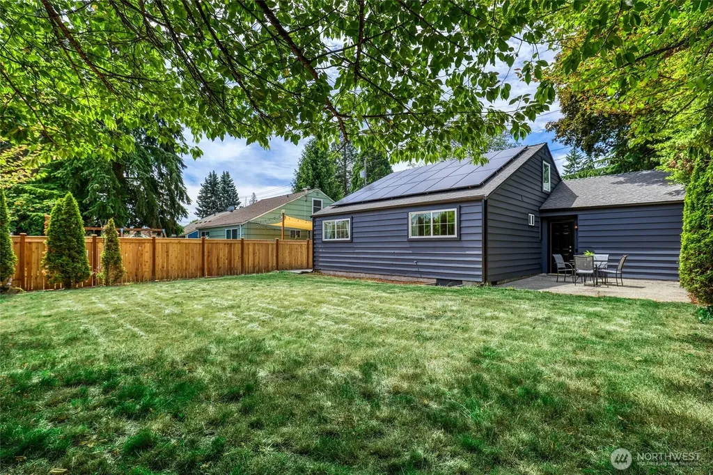 11516 Meridian Avenue N Seattle WA 98133