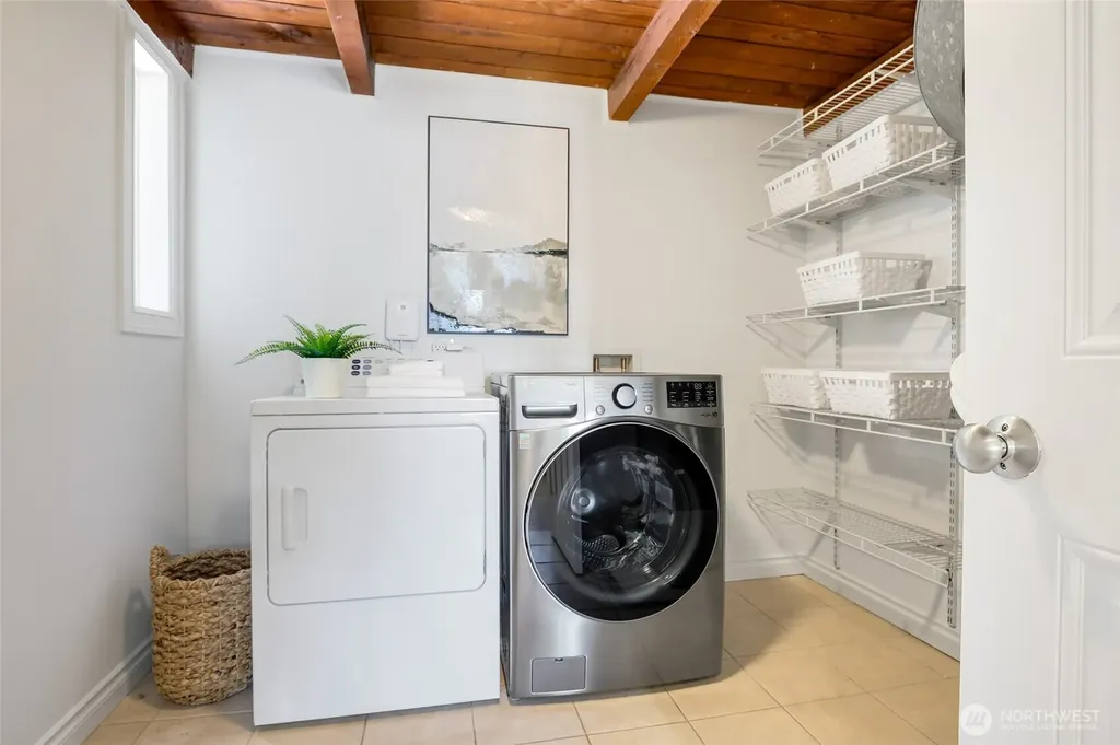 11516 Meridian Avenue N Seattle WA 98133