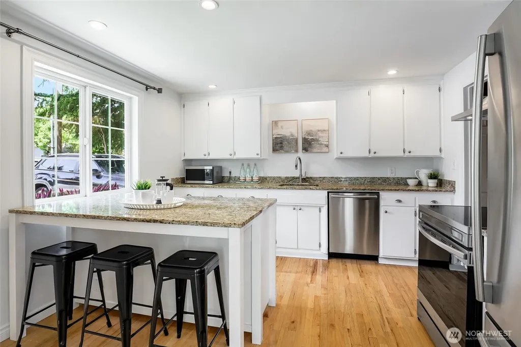 11516 Meridian Avenue N Seattle WA 98133