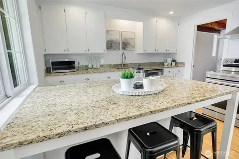 11516 Meridian Avenue N Seattle WA 98133