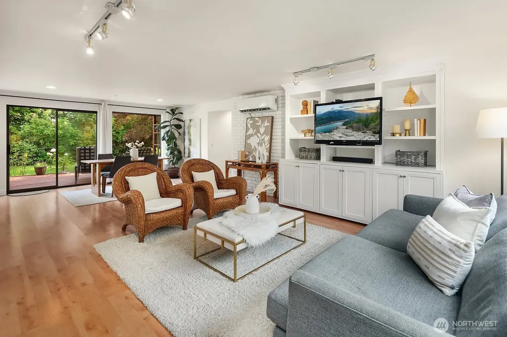2958 72nd Avenue SE Mercer Island WA 98040