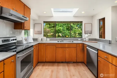 2958 72nd Avenue SE Mercer Island WA 98040