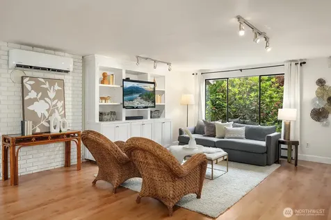 2958 72nd Avenue SE Mercer Island WA 98040