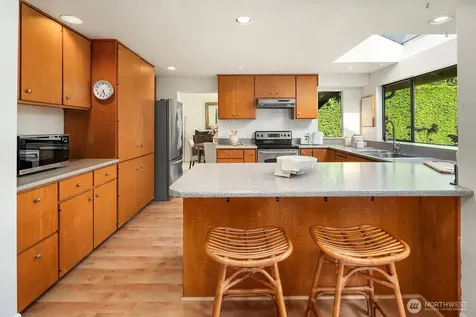 2958 72nd Avenue SE Mercer Island WA 98040