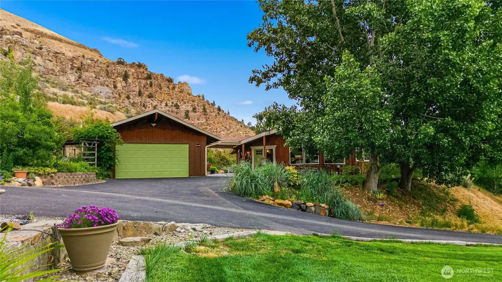 1246 Pitcher Canyon Wenatchee WA 98801
