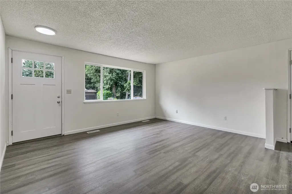 348 NE Holly Leaf Lane Bremerton WA 98311