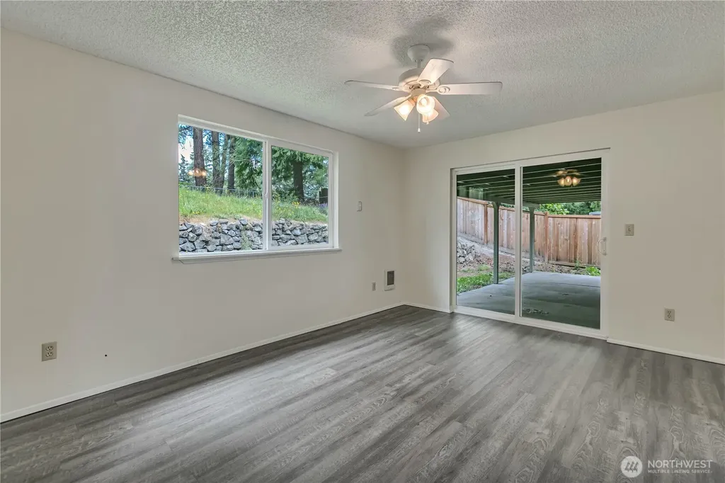 348 NE Holly Leaf Lane Bremerton WA 98311