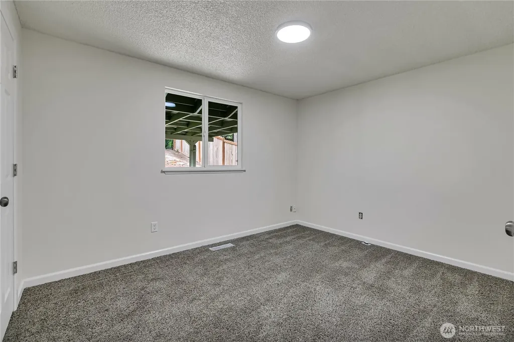 348 NE Holly Leaf Lane Bremerton WA 98311